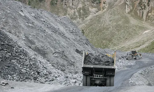 Truk Pasir Berkualitas untuk Kebutuhan Usaha Anda – Used Car INDOPENSKE